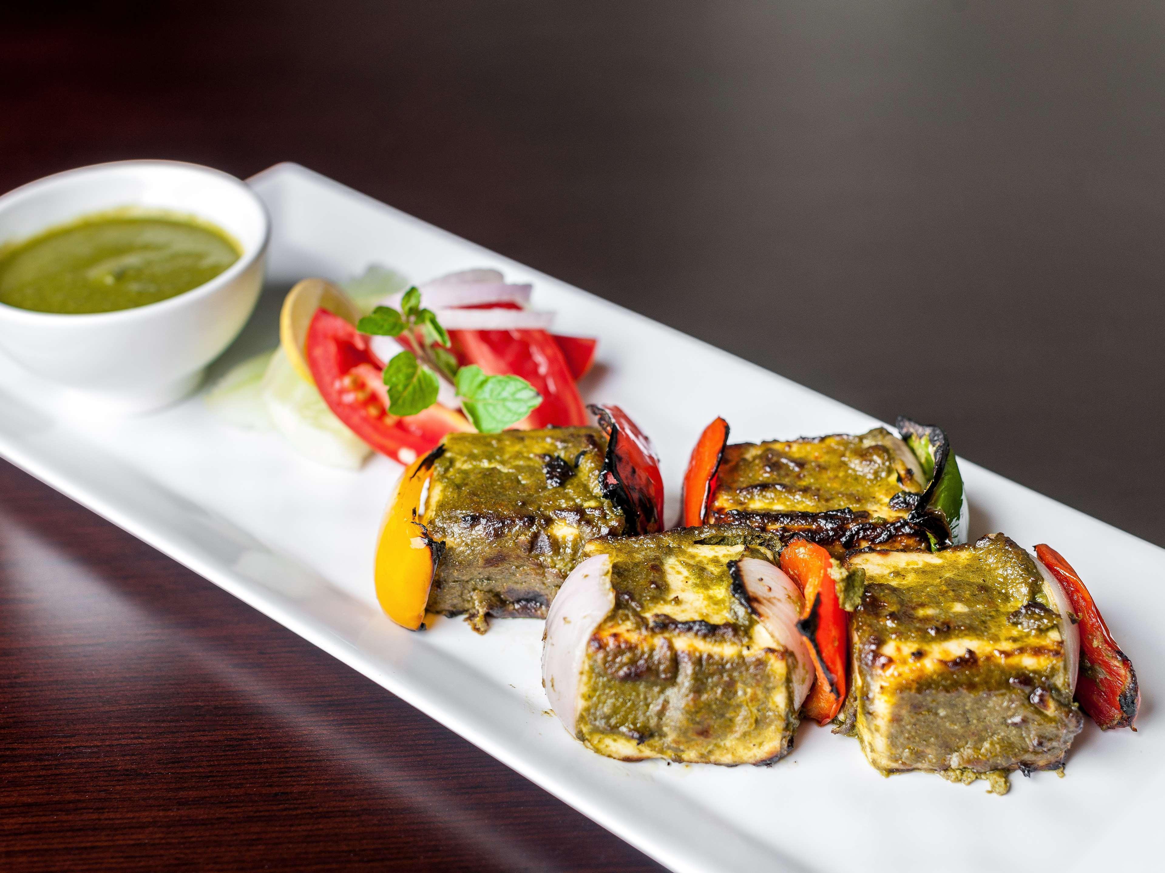 Hyatt Place Gurgaon Udyog Vihar Dış mekan fotoğraf Paneer tikka