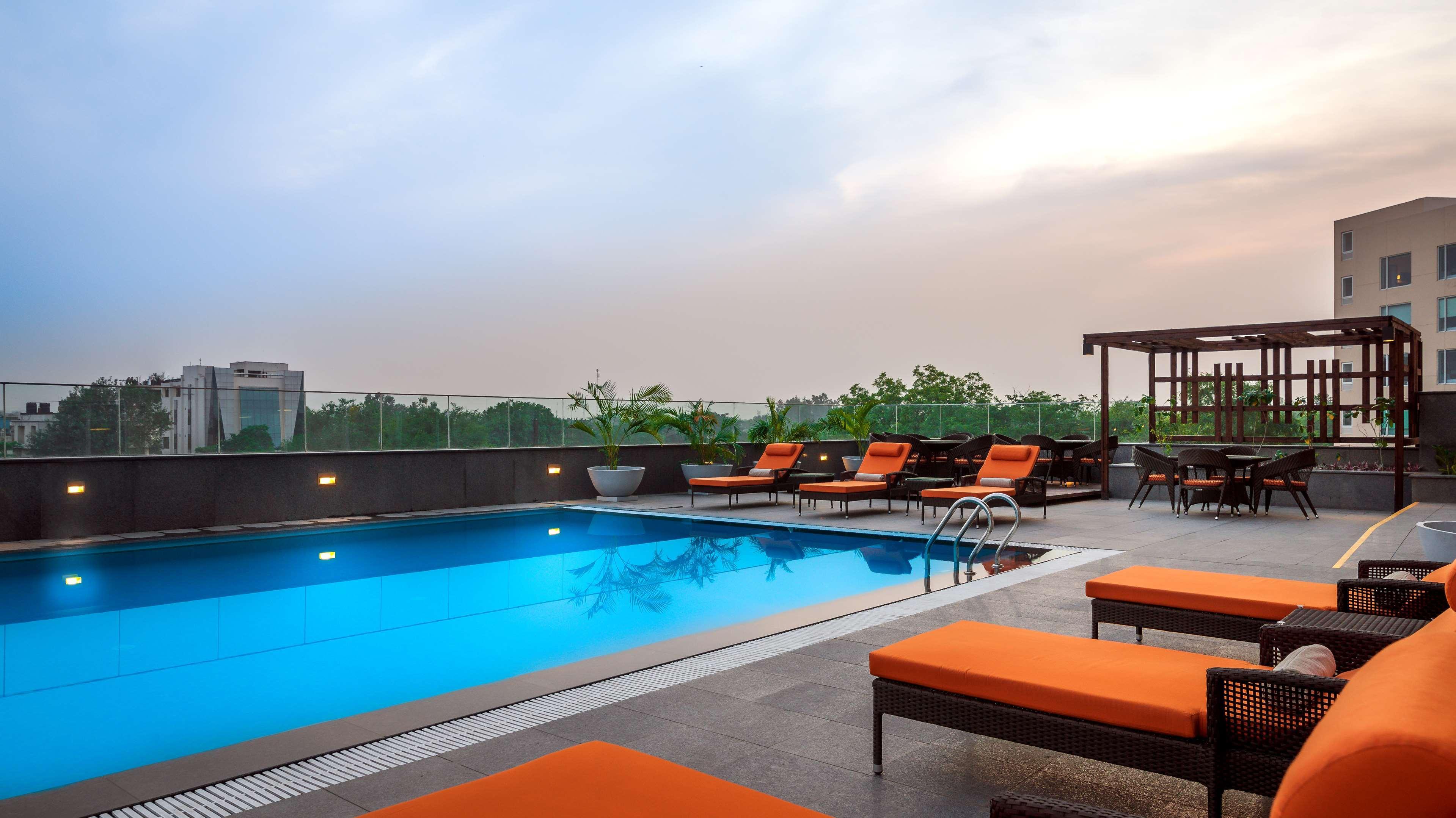 Hyatt Place Gurgaon Udyog Vihar Dış mekan fotoğraf The Park, New Delhi