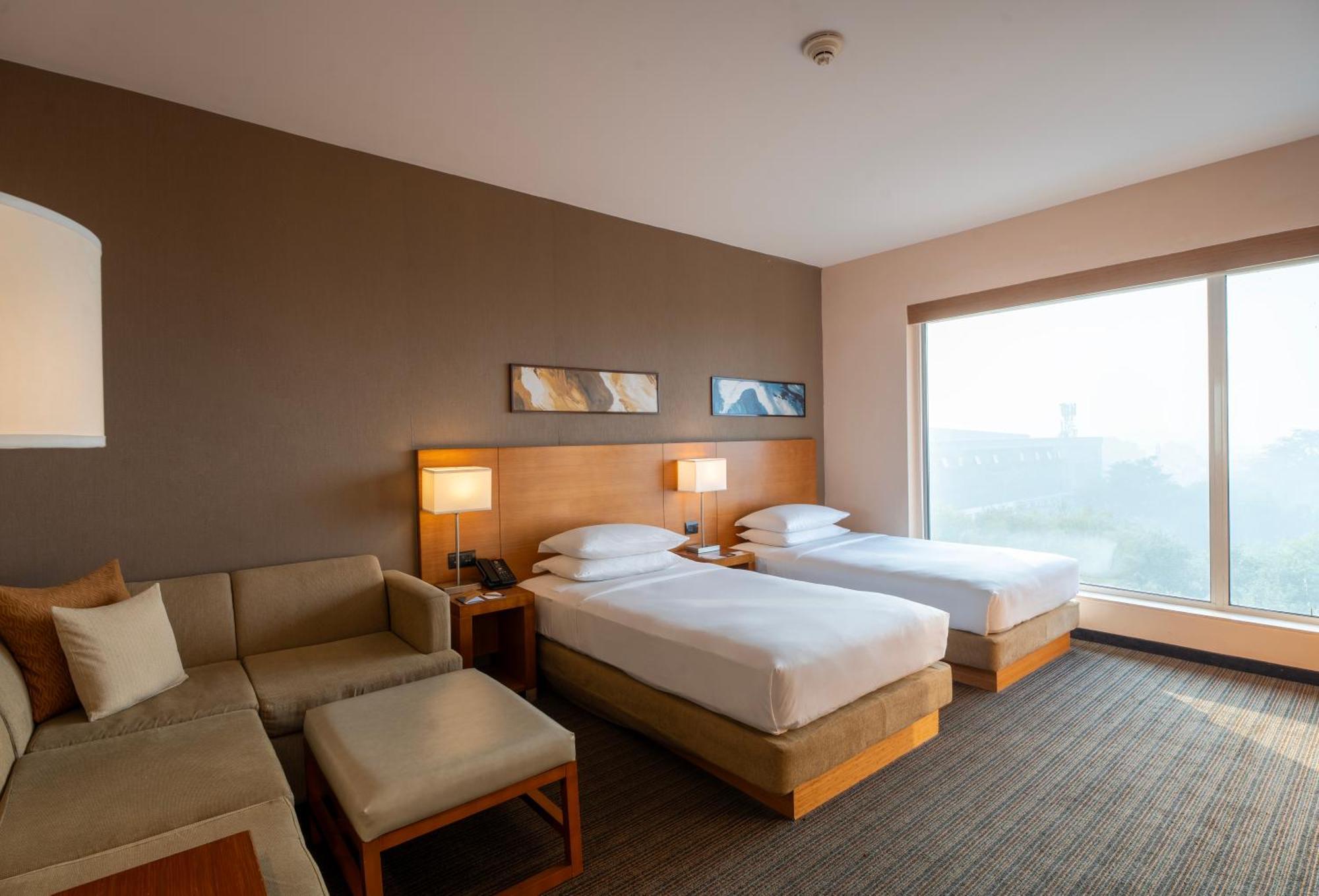 Hyatt Place Gurgaon Udyog Vihar Dış mekan fotoğraf Deluxe Room