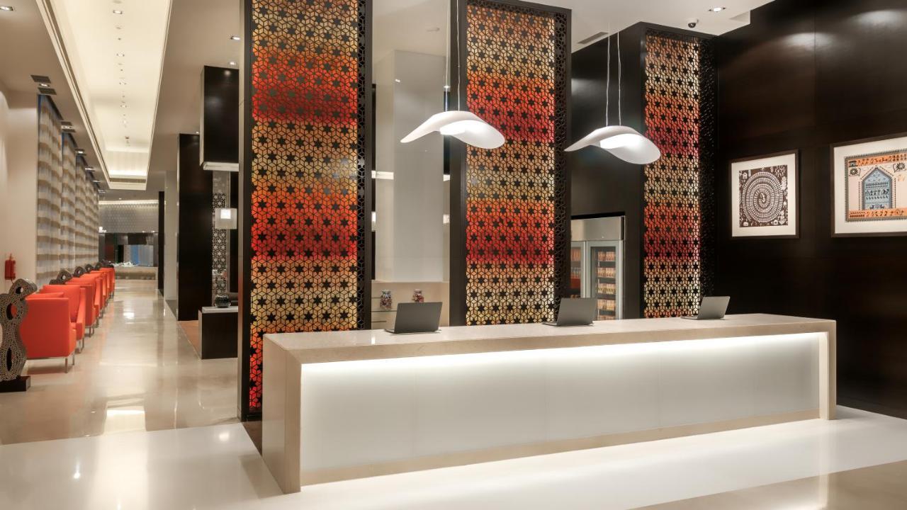 Hyatt Place Gurgaon Udyog Vihar Dış mekan fotoğraf The lobby of the hotel